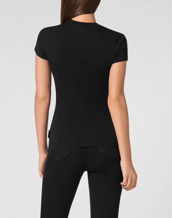 Товар черного цвета с внутренней стороны