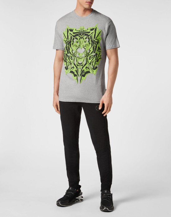 Товар серого цвета с внутренней стороны