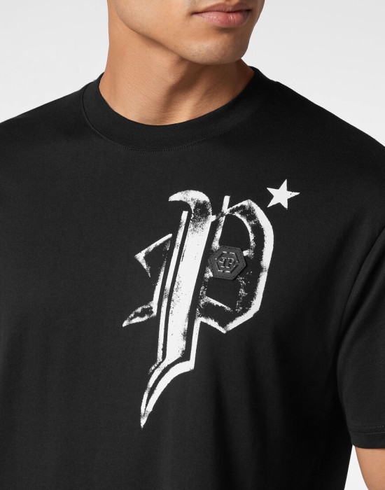 футболка  из америки вид сбоку