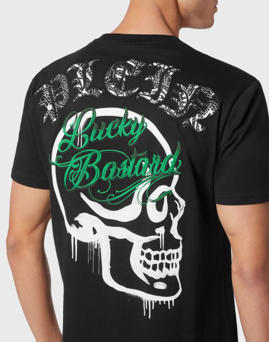 футболка  из америки вид сбоку