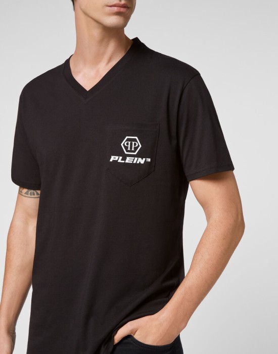 футболка  из америки вид сбоку