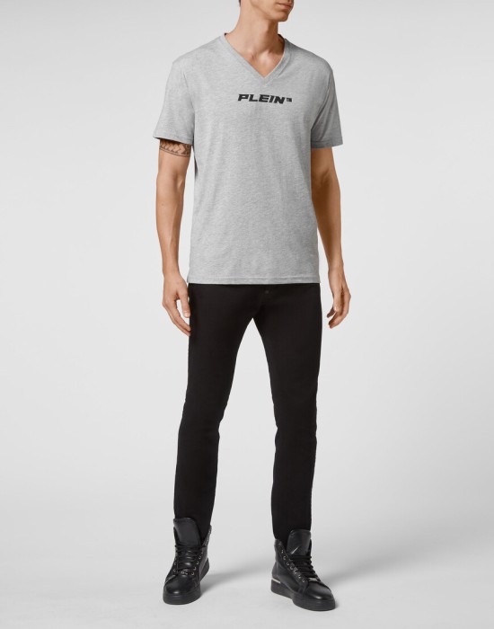 футболка  по цене 36696 руб вид справа