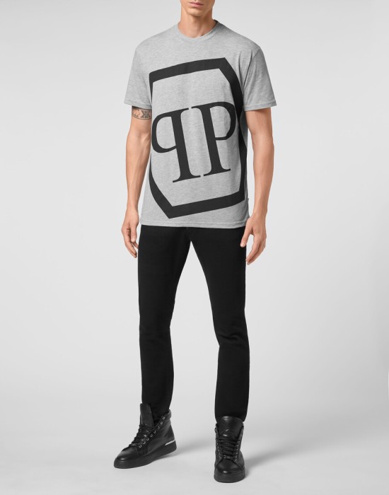 футболка  по цене 37988 руб вид справа