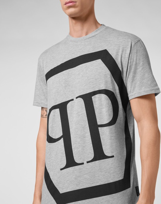 футболка  из америки вид сбоку