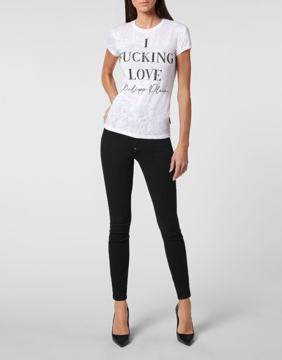 Товар белого цвета с внутренней стороны