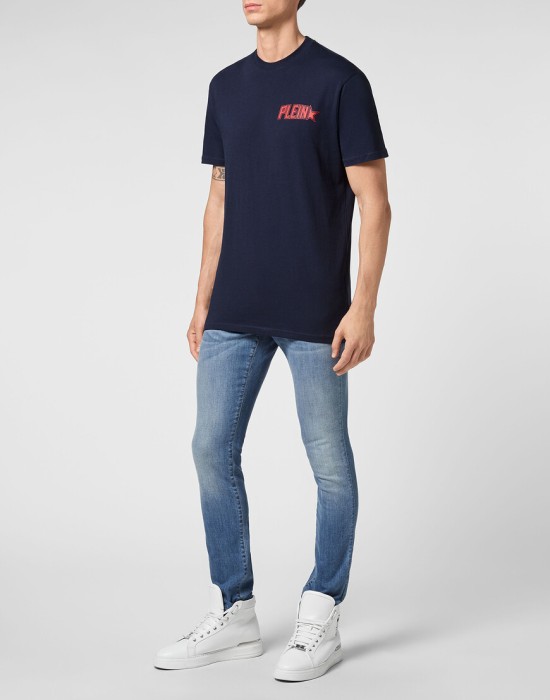 футболка  по цене 36696 руб вид справа