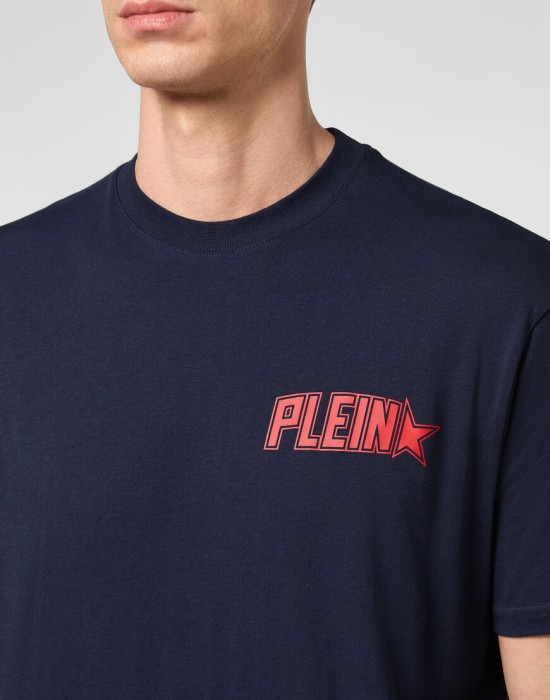 футболка  из америки вид сбоку