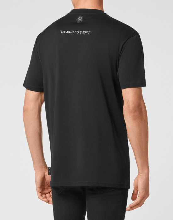 футболка  из америки вид сбоку