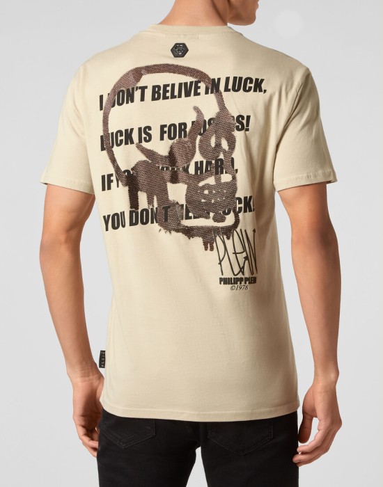 футболка  из америки вид сбоку