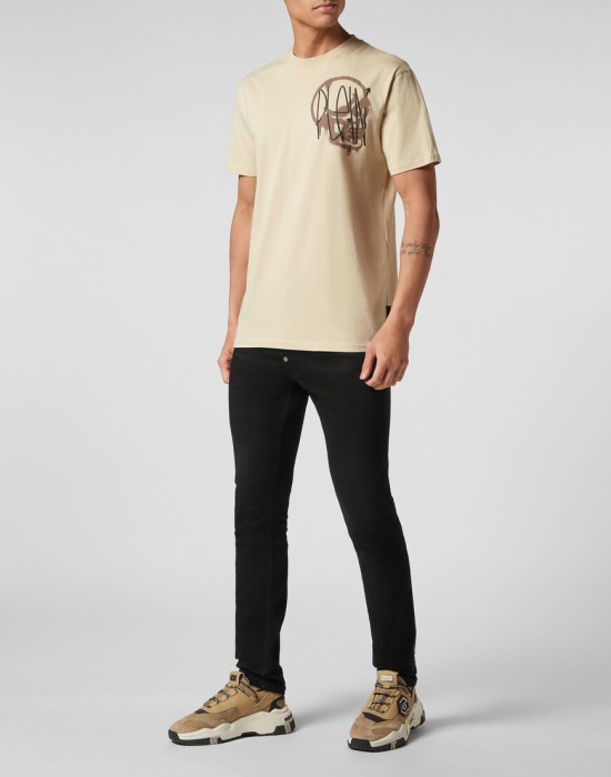 Товар бежевого цвета с внутренней стороны