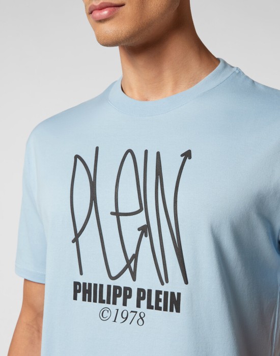 футболка  из проверенных материалов спереди