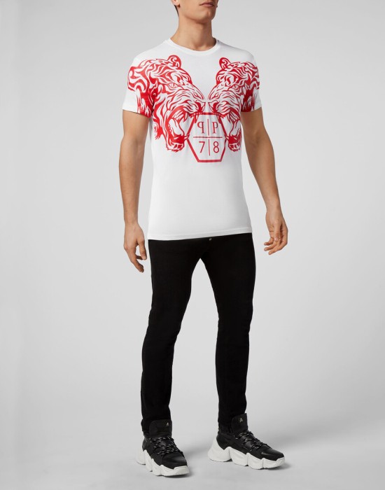 Товар белого цвета с внутренней стороны