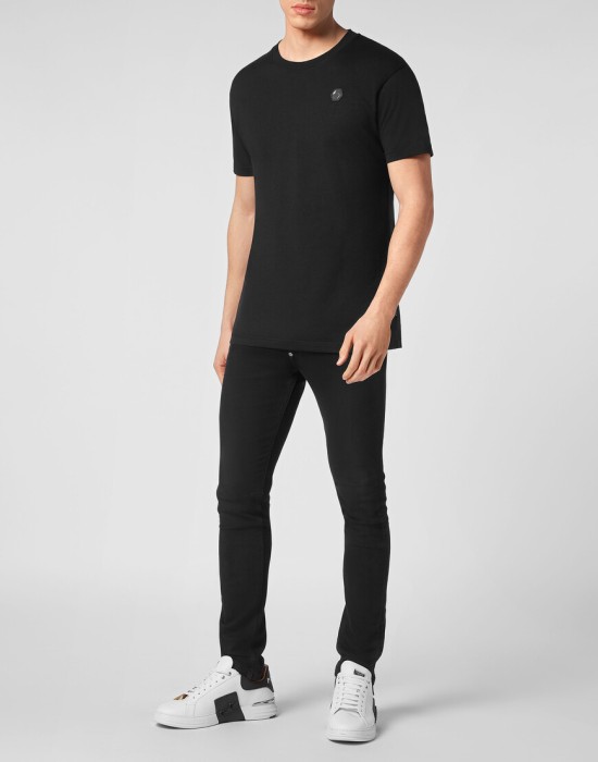 Товар черного цвета с внутренней стороны