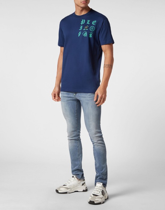 Товар синего цвета с внутренней стороны