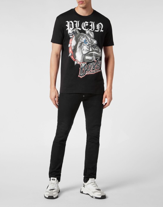 Товар черного цвета с внутренней стороны