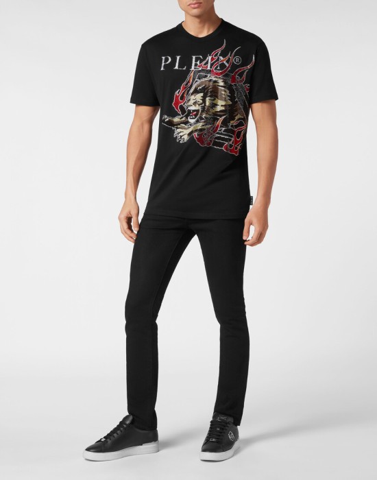 Товар черного цвета с внутренней стороны