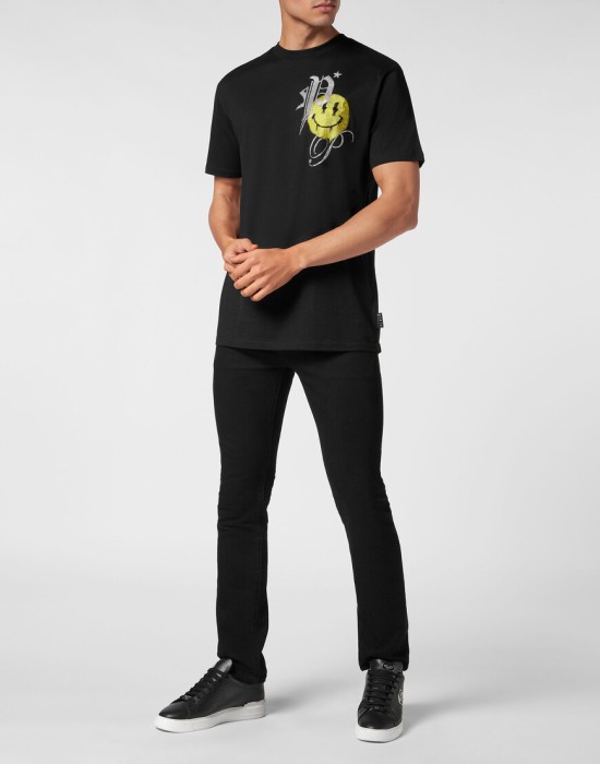 Товар черного цвета с внутренней стороны