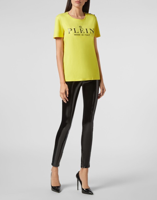 Товар желтого цвета с внутренней стороны