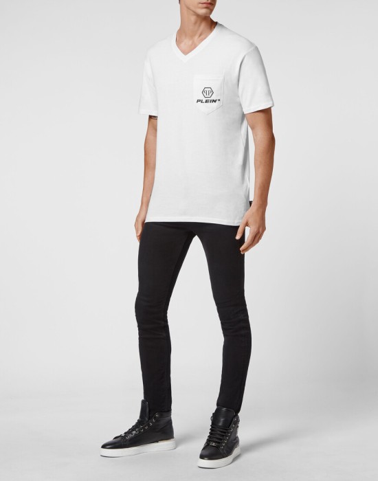 Товар белого цвета с внутренней стороны