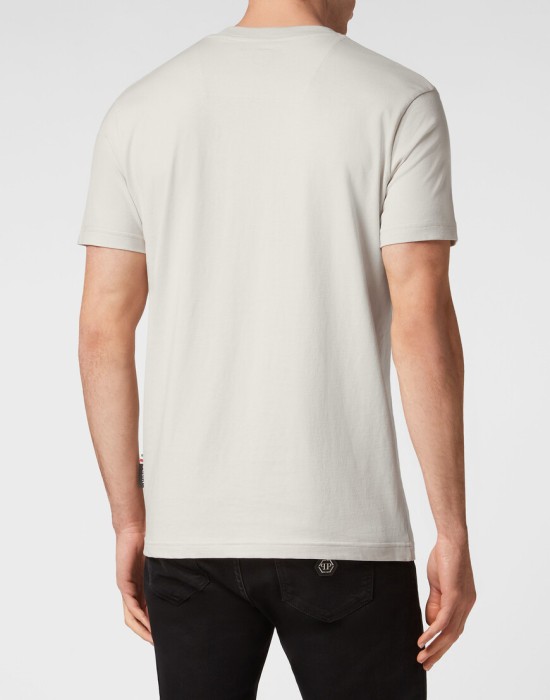 футболка  из америки вид сбоку