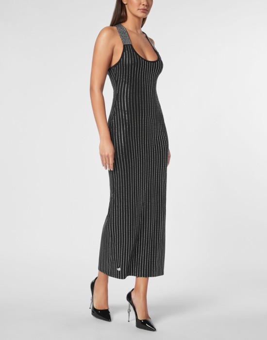 Товар черного цвета с внутренней стороны