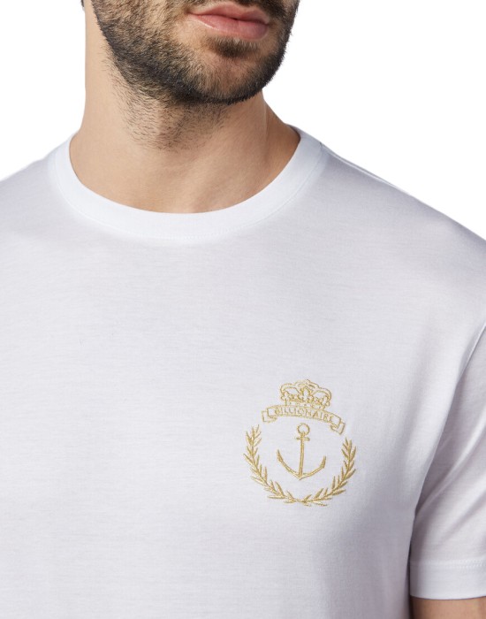 Товар белого цвета с внутренней стороны