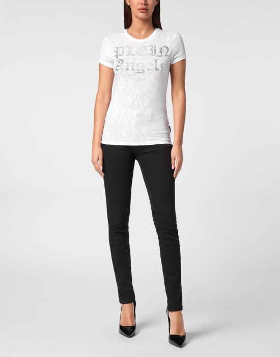 Товар белого цвета с внутренней стороны