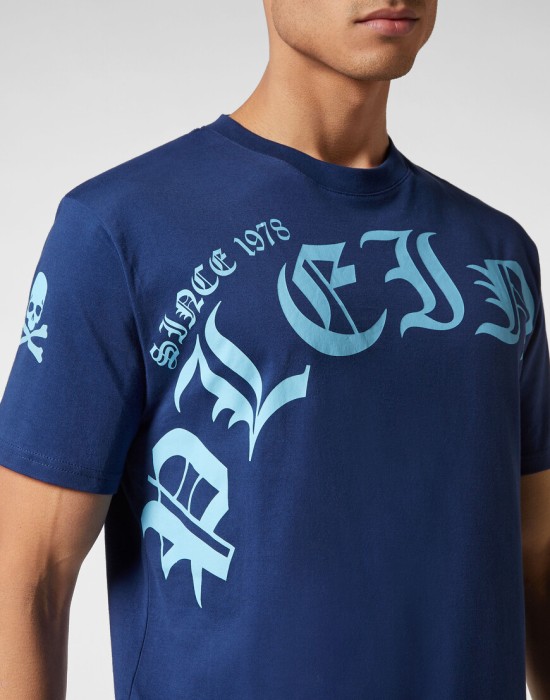 футболка  из америки вид сбоку