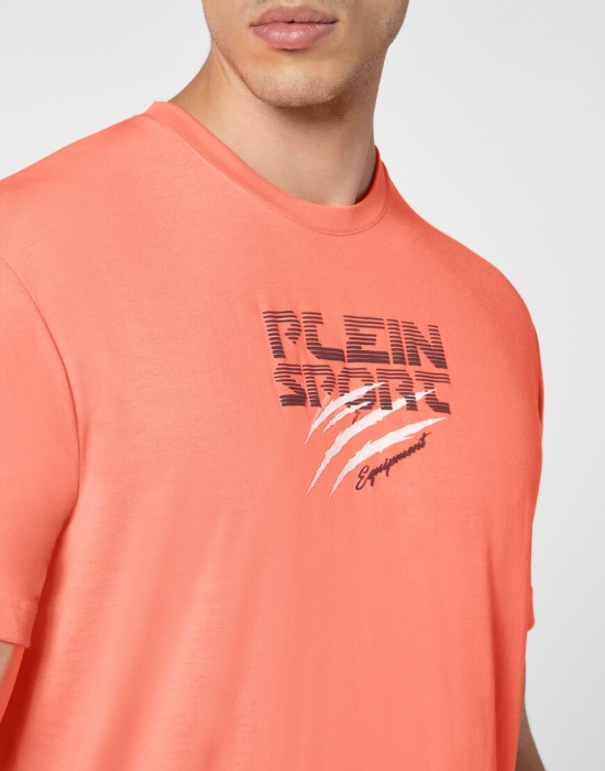 футболка  из проверенных материалов спереди