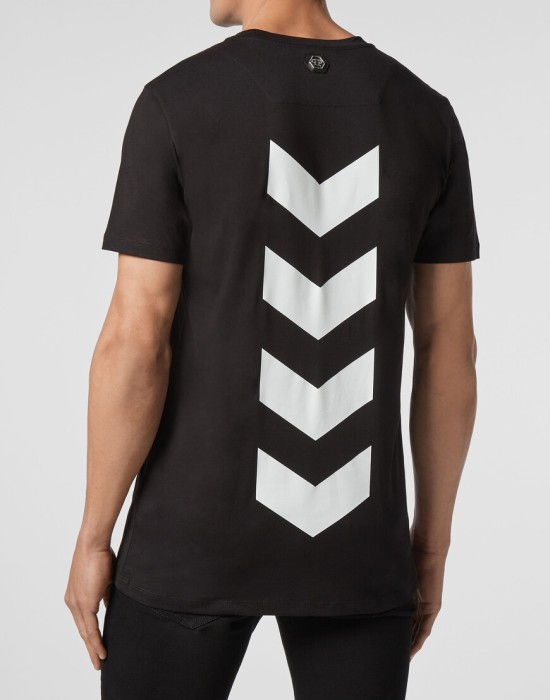 футболка  из америки вид сбоку