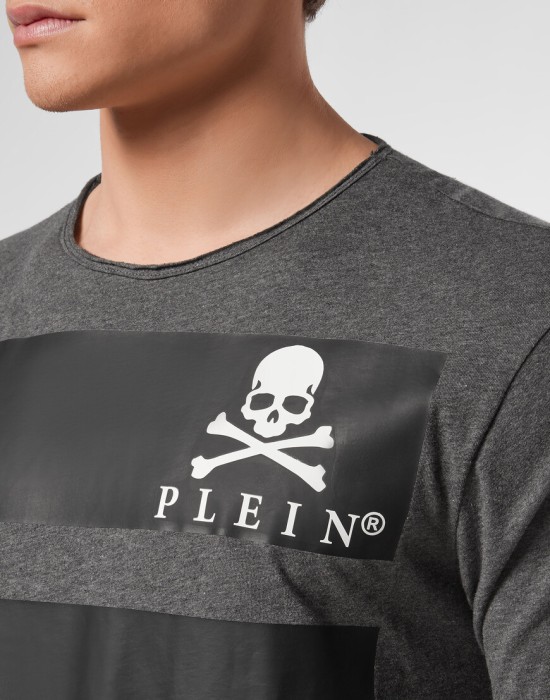 футболка  из проверенных материалов спереди