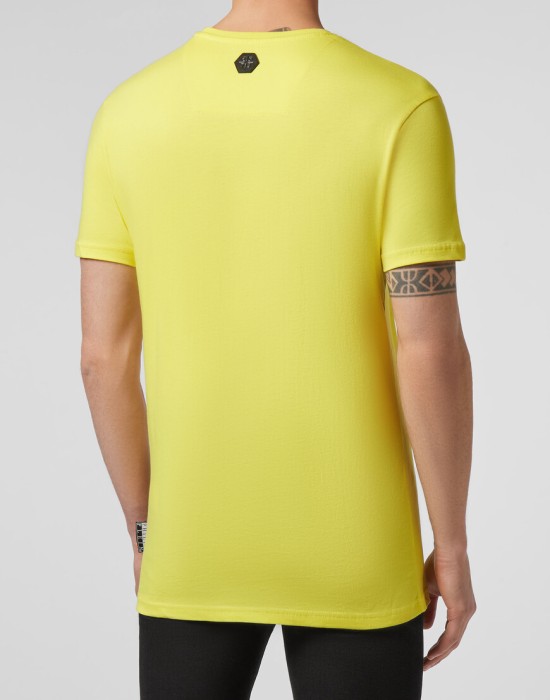 футболка  из америки вид сбоку