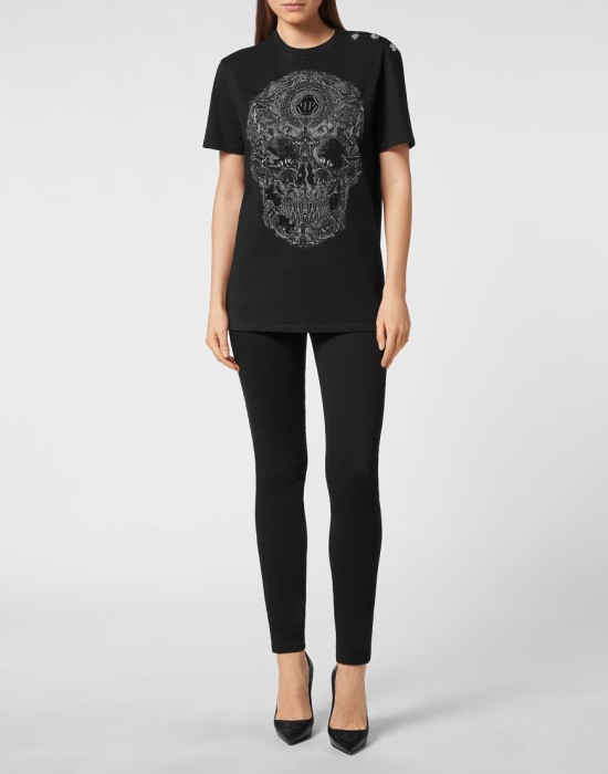 Товар черного цвета с внутренней стороны