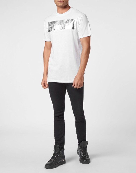 Товар белого цвета с внутренней стороны