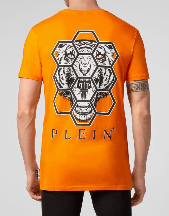 футболка  из америки вид сбоку