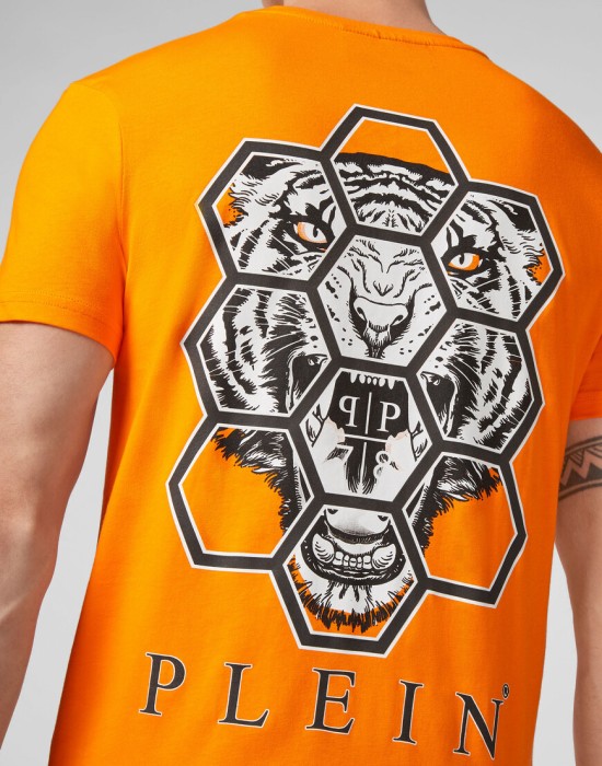 футболка  из проверенных материалов спереди