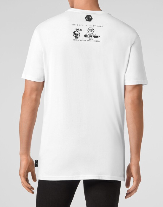 футболка  из америки вид сбоку