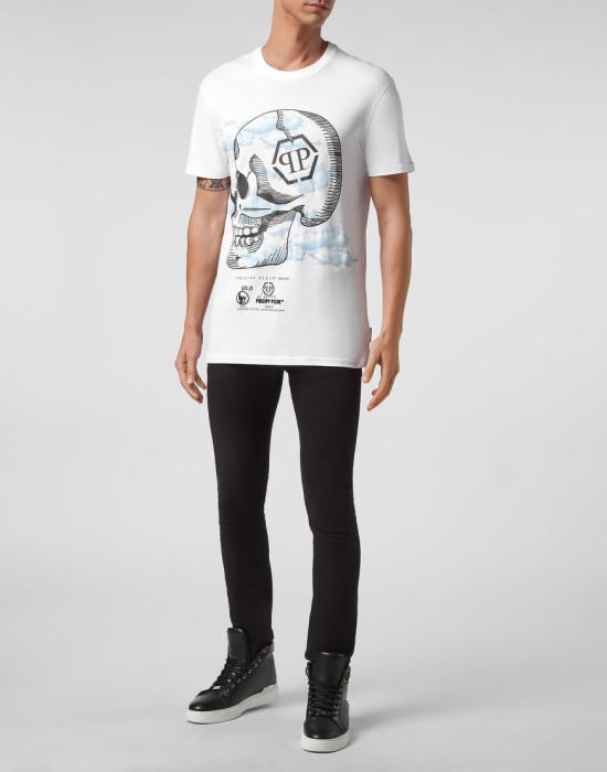 Товар белого цвета с внутренней стороны