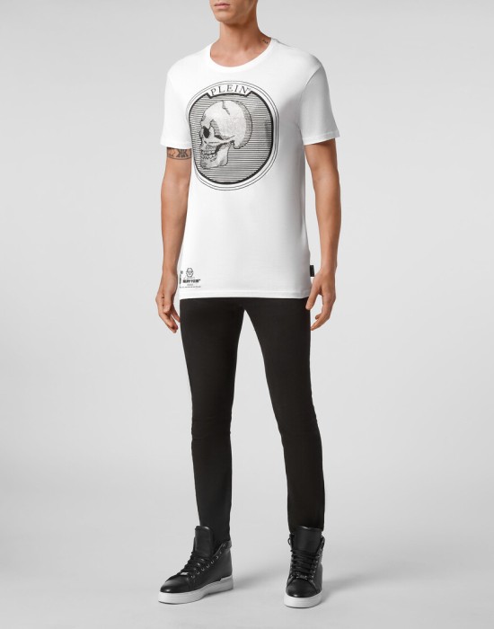 Товар белого цвета с внутренней стороны