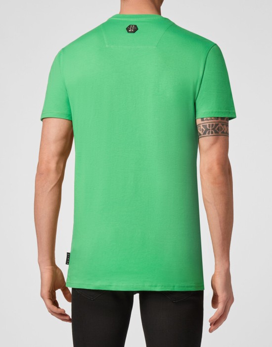 футболка  из америки вид сбоку