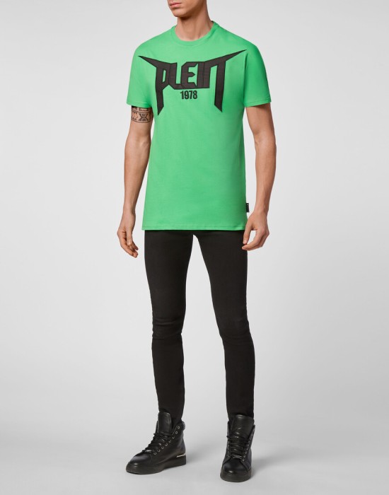 Товар зеленого цвета с внутренней стороны