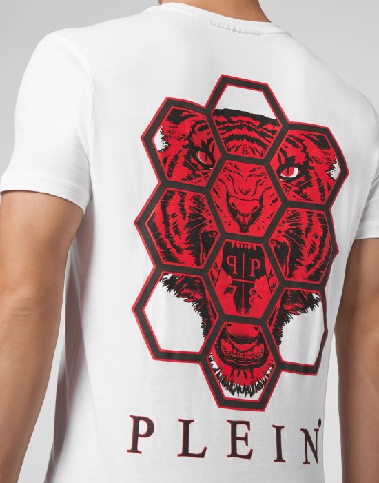 футболка  из проверенных материалов спереди