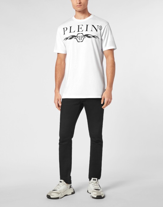 Товар белого цвета с внутренней стороны