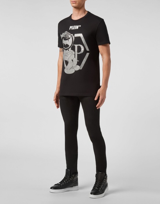 Товар черного цвета с внутренней стороны