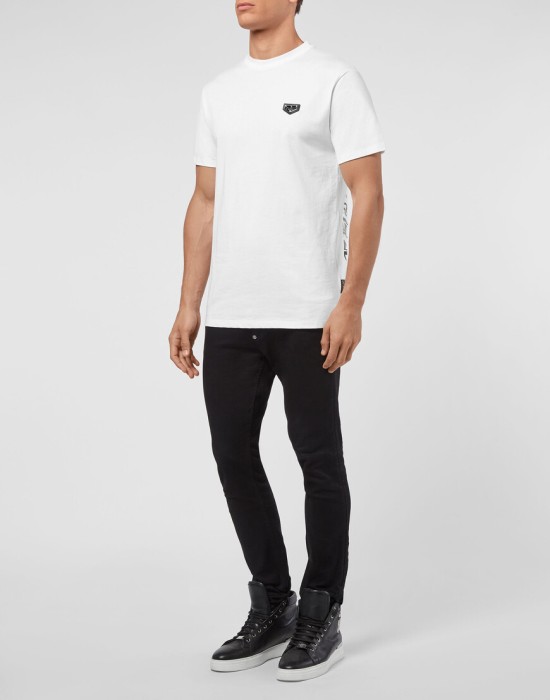 Товар белого цвета с внутренней стороны