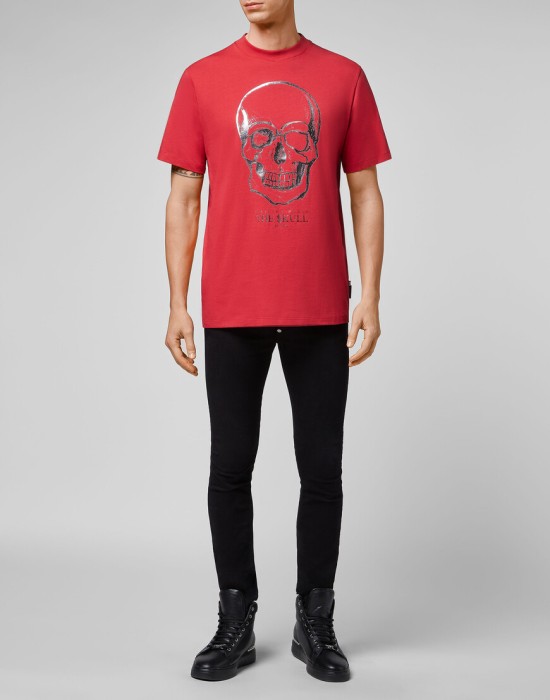 Товар красного цвета с внутренней стороны