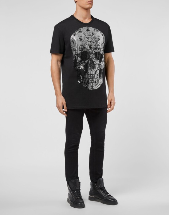 Товар черного цвета с внутренней стороны