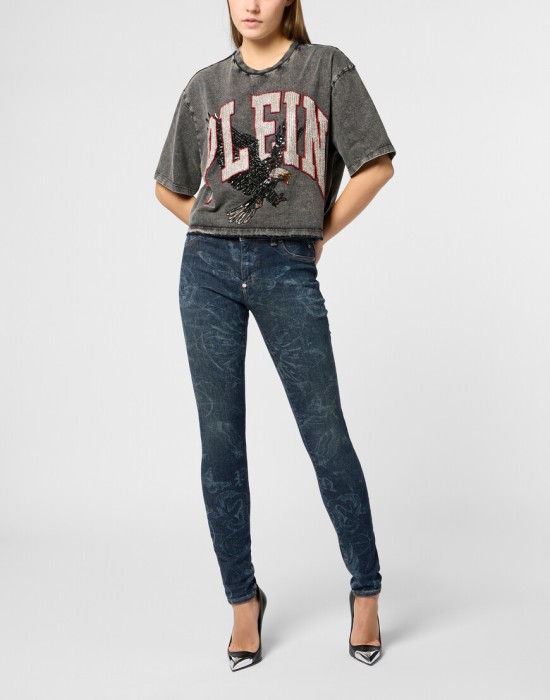 Товар черного цвета с внутренней стороны