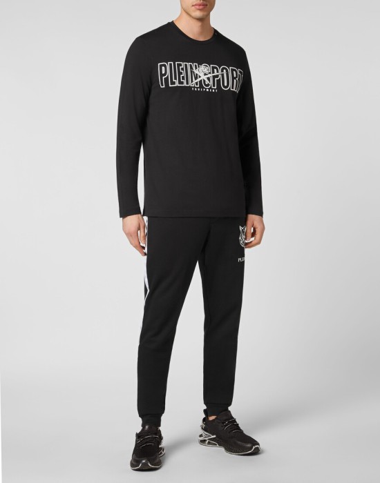 Товар черного цвета с внутренней стороны