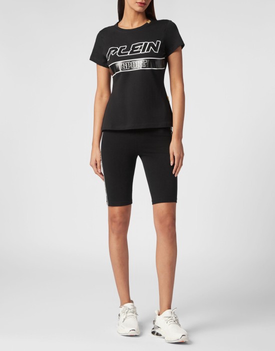 Товар черного цвета с внутренней стороны